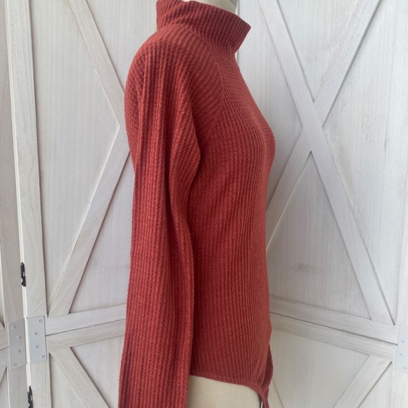 mock neck bodysuit - Picture 2 of 4